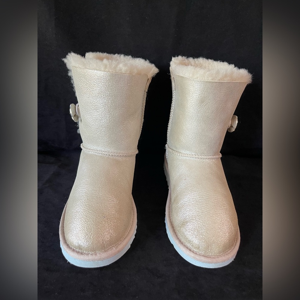 UGG DISNEY FROZEN ARENDELLE BAILEY BOOTS - Picture 5 of 11